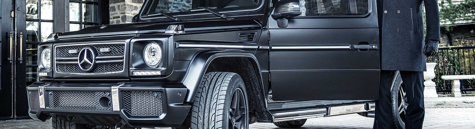 سيارة مرسيدس أم دبابة؟