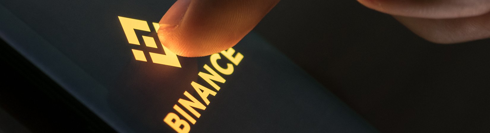 Dutch Central Bank Slams Binance Over Unregistered Business