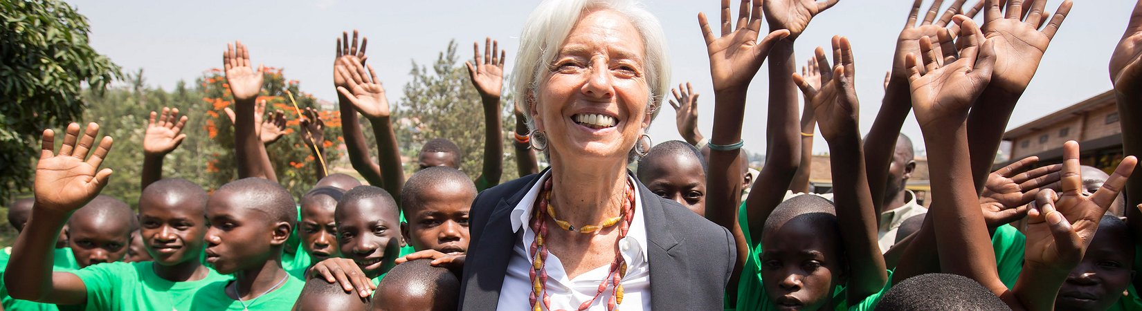 كيف تتطور الإنسانية