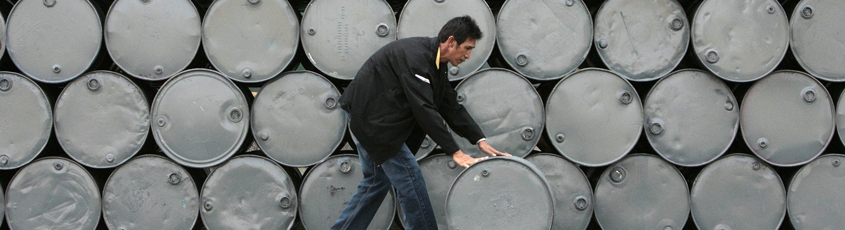 Petrolio, il Brent ai minimi da 11 anni
