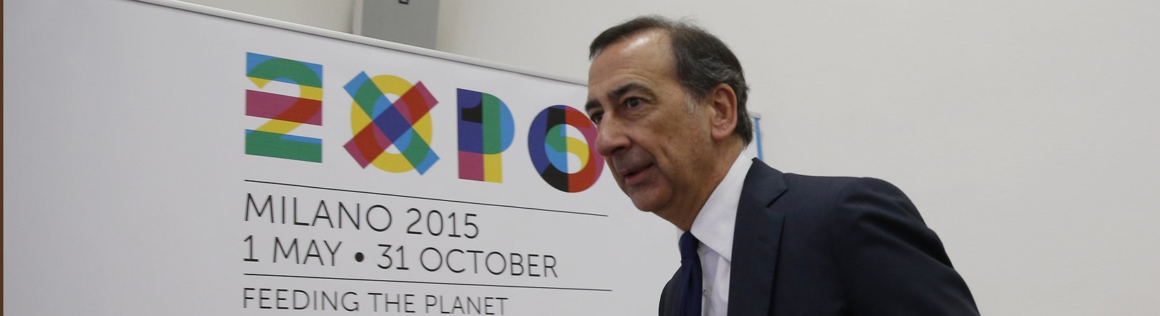 Il sindaco di Milano Giuseppe Sala indagato si autosospende dall'incarico