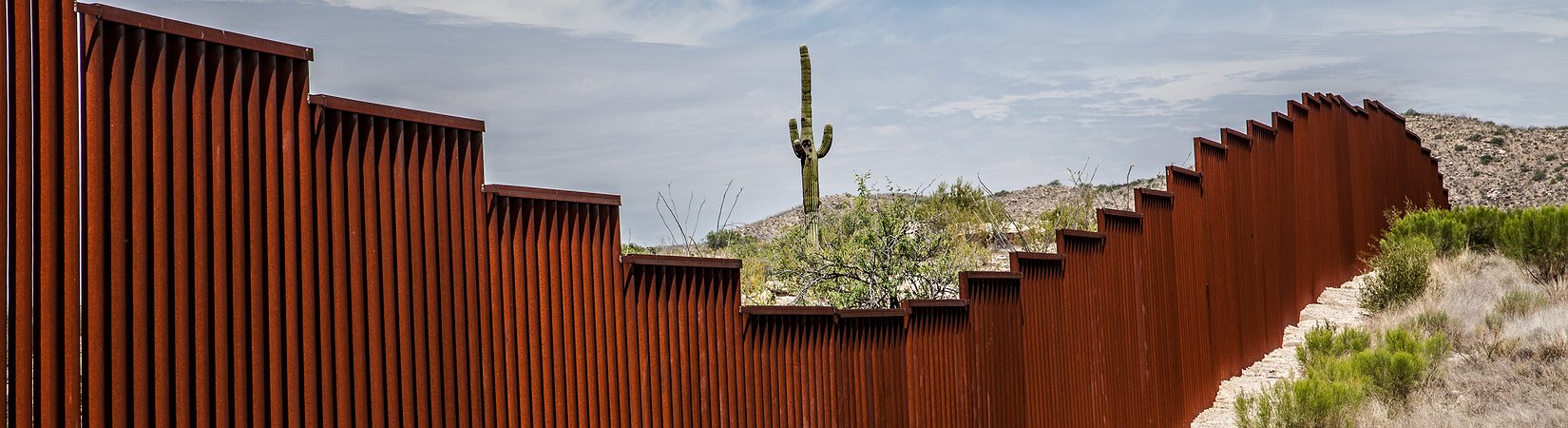 Trump firma la orden para construir un muro en la frontera con México 