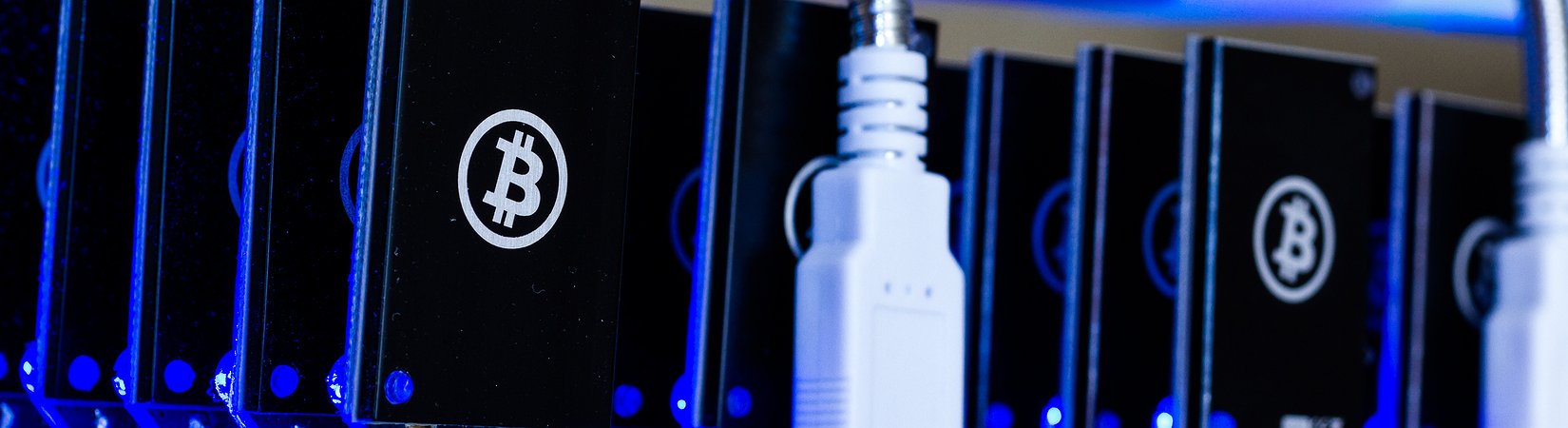 كيف تستخرج البيتكوينات بواسطة محرك أقراص فلاش: استعراض معدنات الـ USB