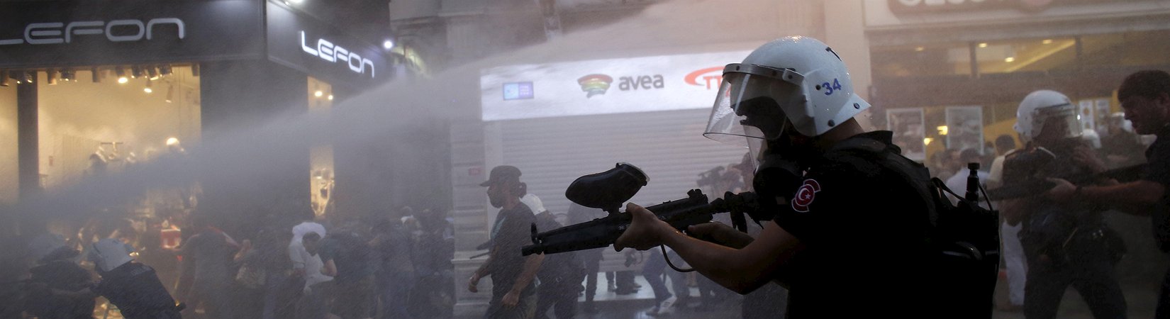 Polícia dispersou manifestação em Istambul