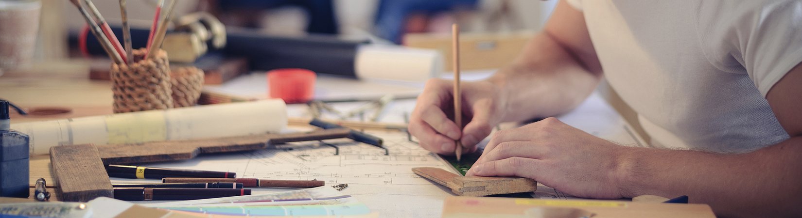 كيف تختار مصمماً لشركتك