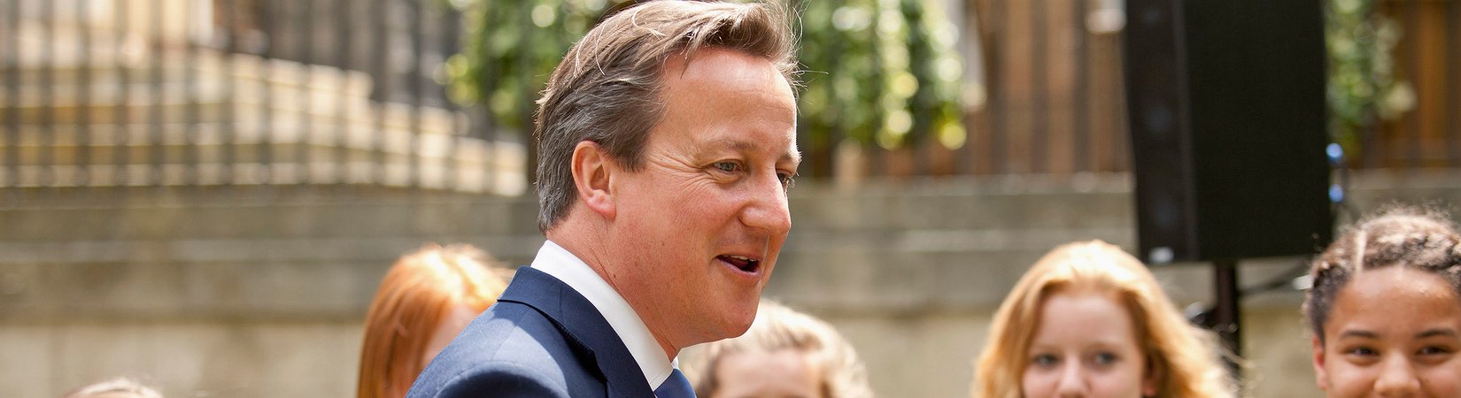David Cameron adere ao Tinder para persuadir jovens a votar