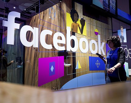 Facebook svela la sua piattaforma di realtà virtuale