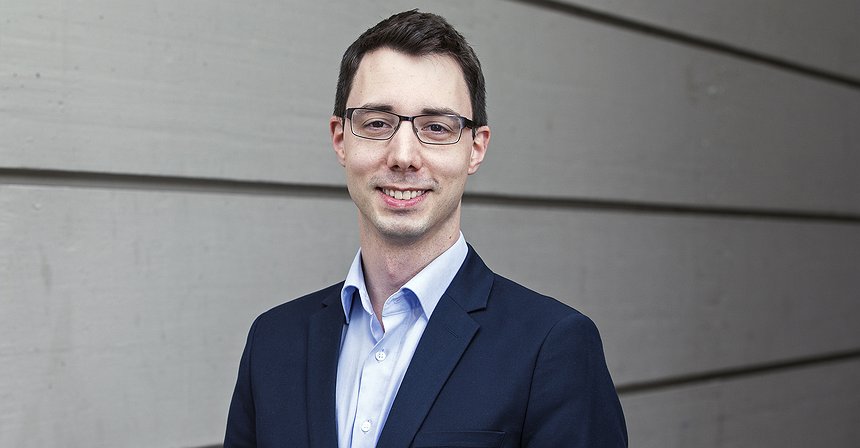 EZYcount: Making Accounting User-friendly With Blockchain 