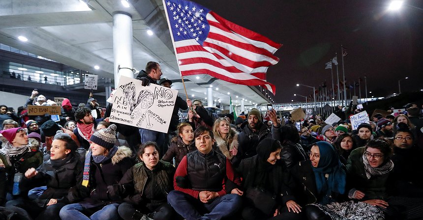 المظاهرات المناوئة لسياسة ترامب في الهجرة