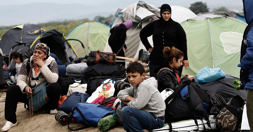Refugiados abandonam campo de Idomeni na Grécia