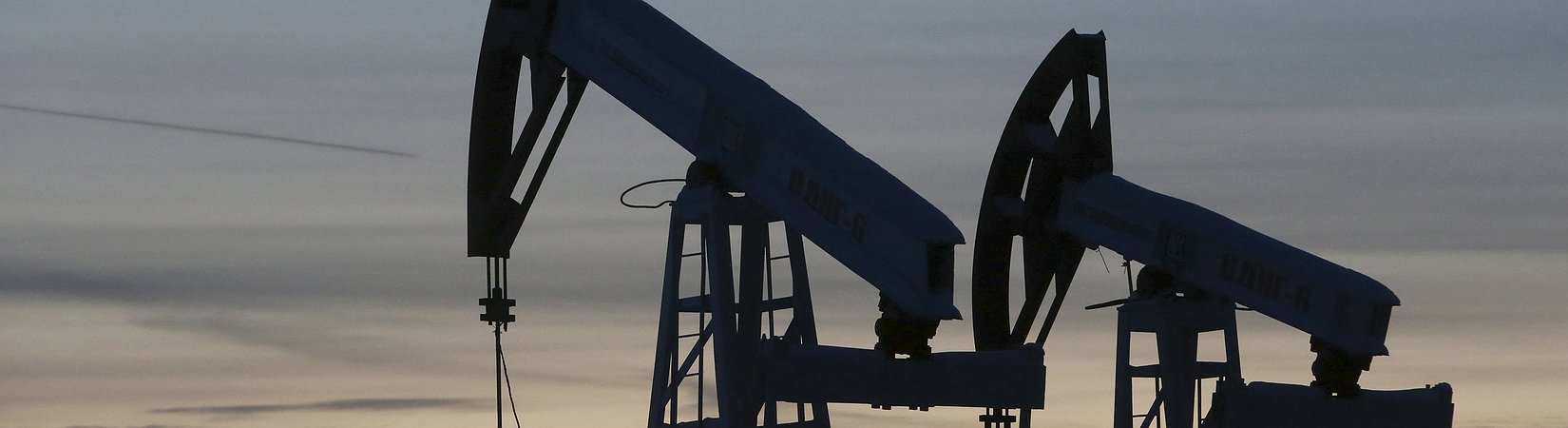 Petrolio sopra i 43 dollari al barile