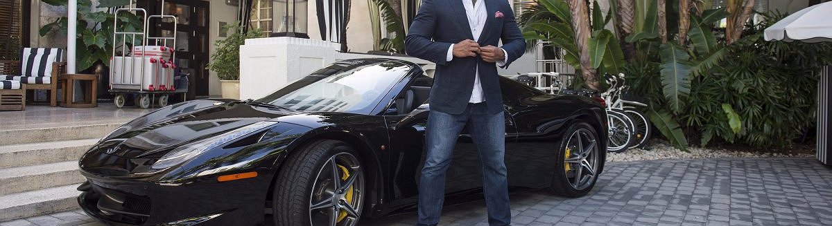 Como Dwayne Johnson, The Rock, alcança e gasta os seus milhões