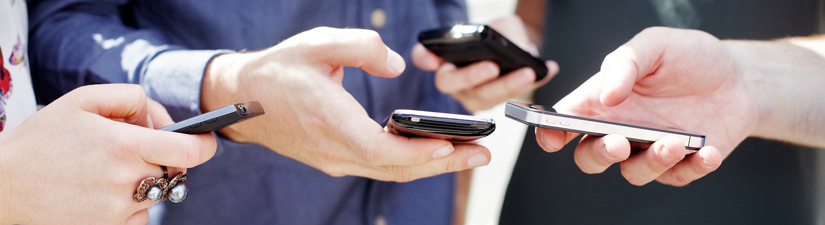 Facebook Pays Hundreds of Contractors to Listen to Users' Voice Messages