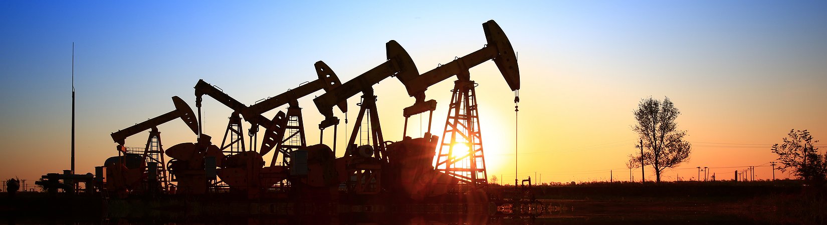 Suben los precios del petróleo debido al récord de inventarios de EE. UU.