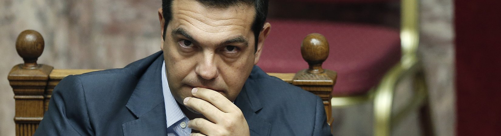 Parlamento grego aprova resgate, Syriza dividido