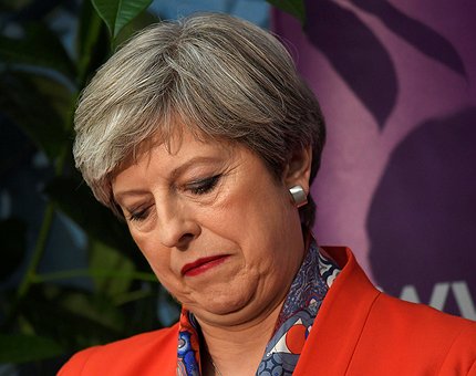 Theresa May vince le elezioni ma è senza maggioranza