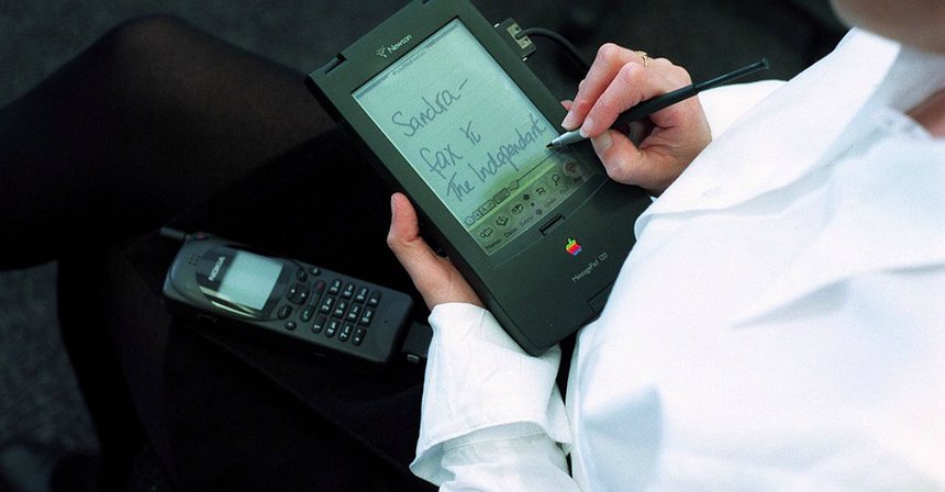 نيوتون.. منتج أبل الأسوأ الذي غير العالم