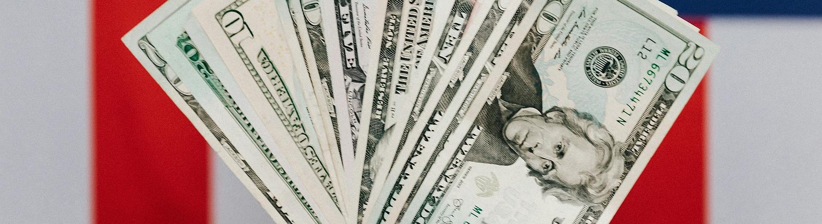 Bitcoin ETFs Attract $136 Million