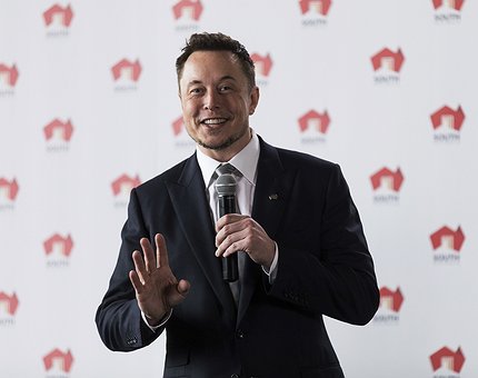 Elon Musk construiu a maior bateria do mundo