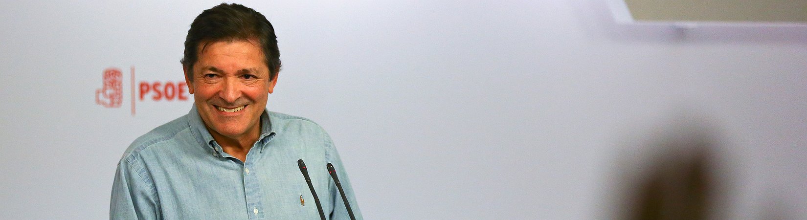 El PSOE aprueba la abstención ante Rajoy