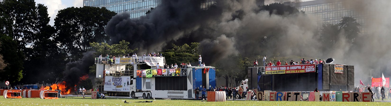 Manifestantes incendiaram ministério em Brasília