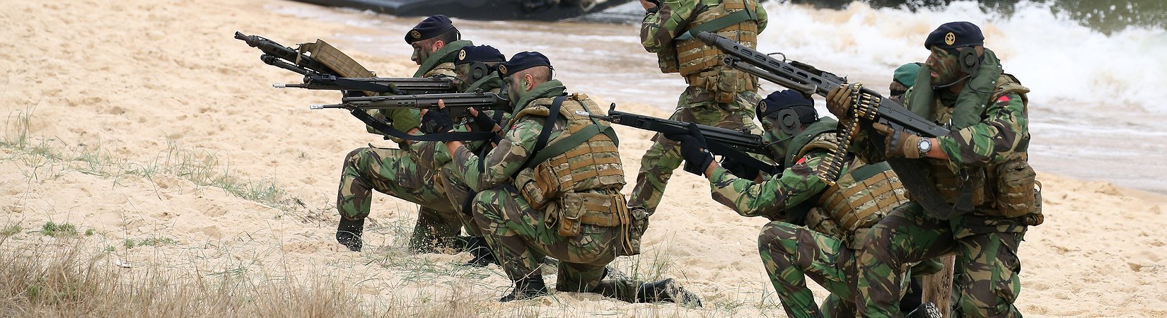 Cavaco Silva assiste a maior exercício militar da década