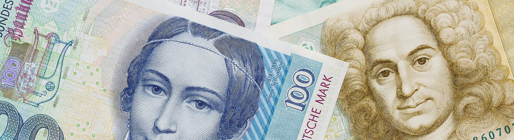 Fortunas debaixo do colchão: europeus ainda têm reservas em francos e marcos