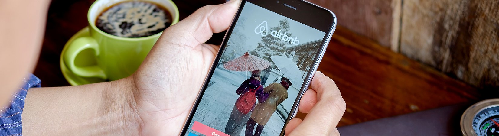 Un servicio de tarjetas de regalo permite hacer reservas en Airbnb con criptomonedas