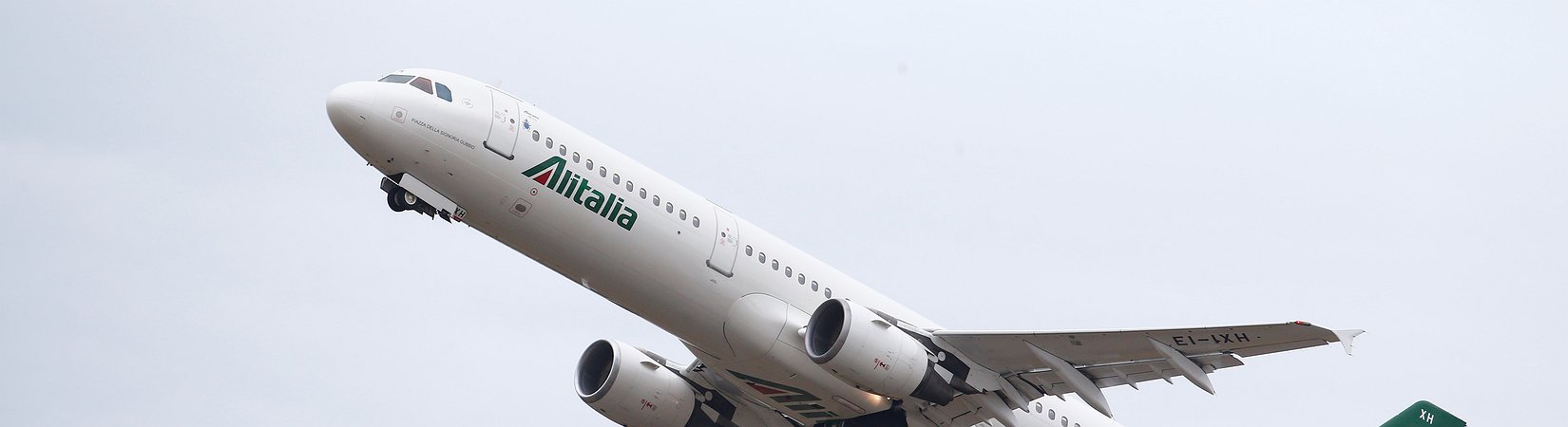 Calenda: “Prioritaria la cessione di Alitalia”