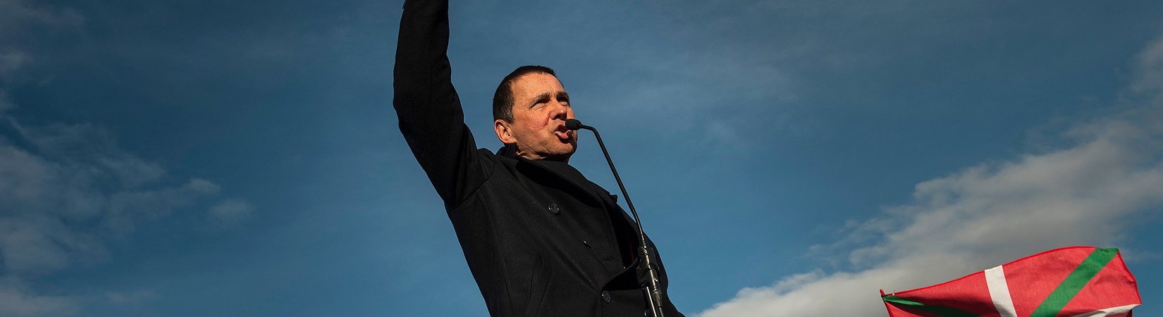 Arnaldo Otegi sale de la cárcel