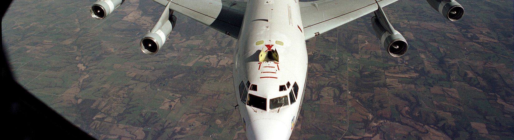 Dos aviones de combate chinos interceptan un avión militar de EE. UU.