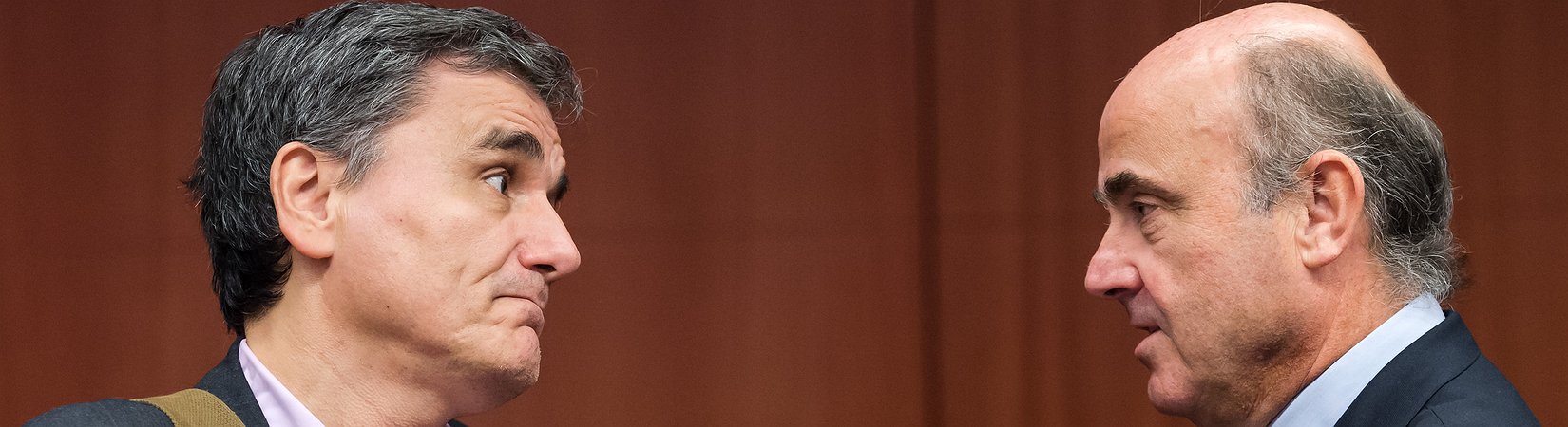 España e Italia amenazan con bloquear el rescate a Grecia