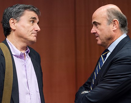 España e Italia amenazan con bloquear el rescate a Grecia