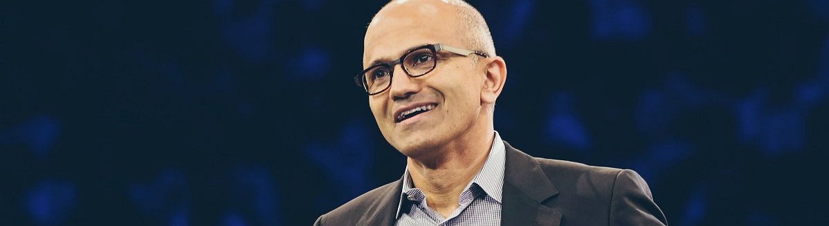 El director ejecutivo de Microsoft vende la mitad de sus acciones en la empresa