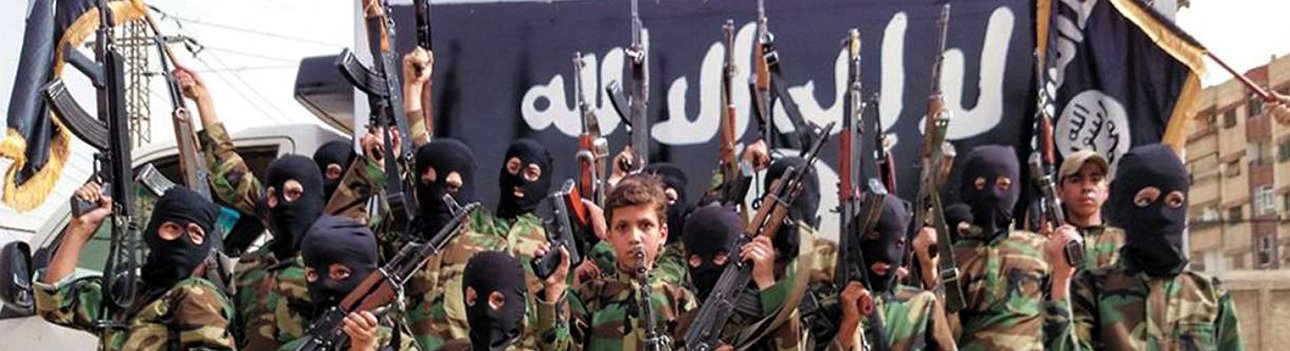 Ecco come l'Isis recluta e indottrina i bambini