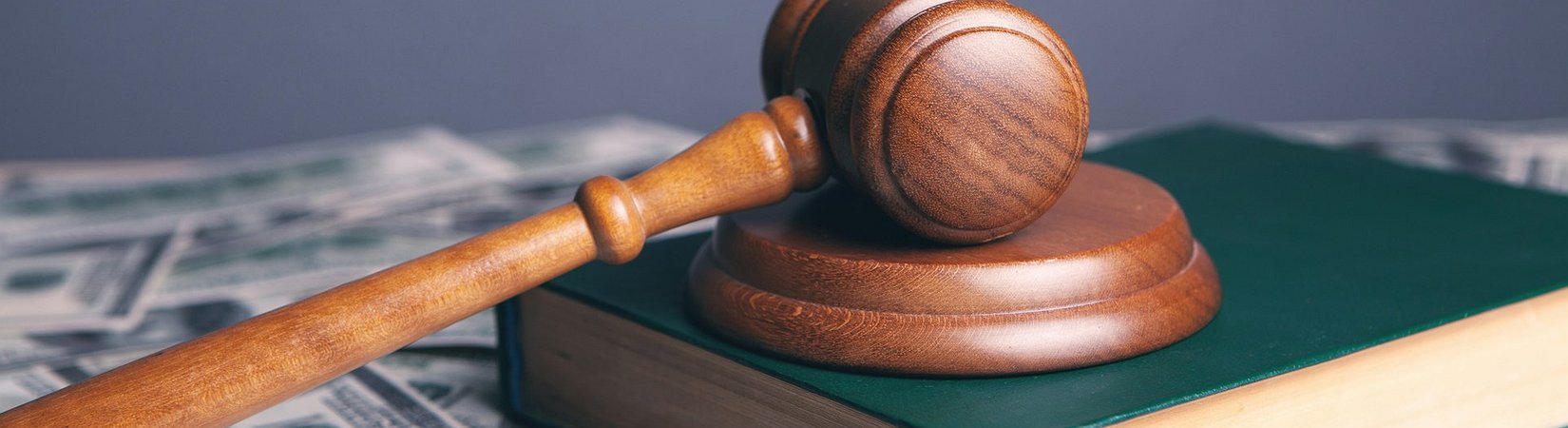 WSJ Faces Defamation Lawsuit Over its Article on Tether and Bitfinex