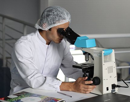 Los hospitales británicos están usando el blockchain para rastrear las vacunas contra la COVID-19