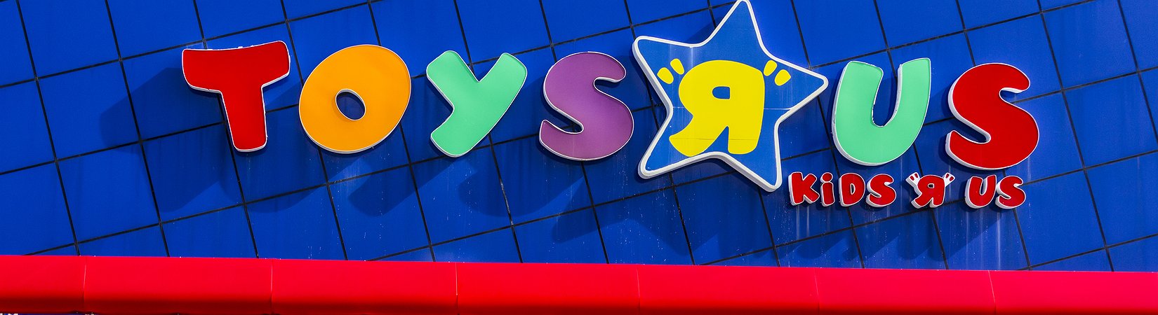 Toys ‘R’ Us Files for Bankruptcy