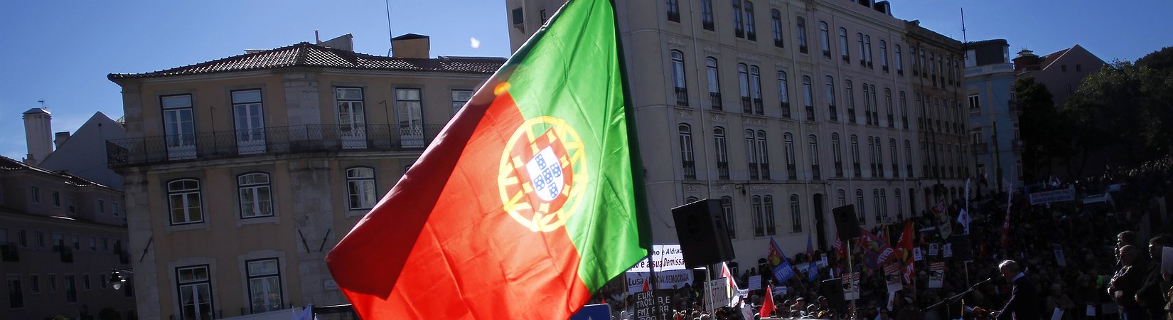 Governo PSD/CDS gastou reservas e deixa défice em risco