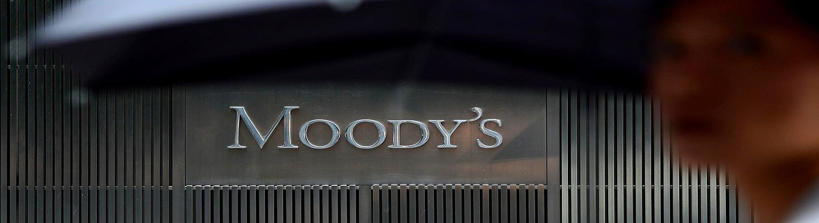 O rating de dívida grega afunda-se