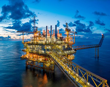 Sube el precio del petróleo a la espera del resultado de la reunión de la OPEP