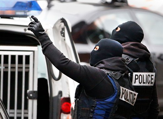 Bruxelles, sparatoria durante raid antiterrorismo della polizia