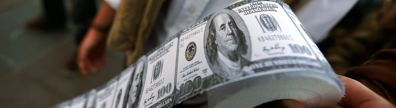 الاقتصاد العالمي تحت سطوة الدولار القوي