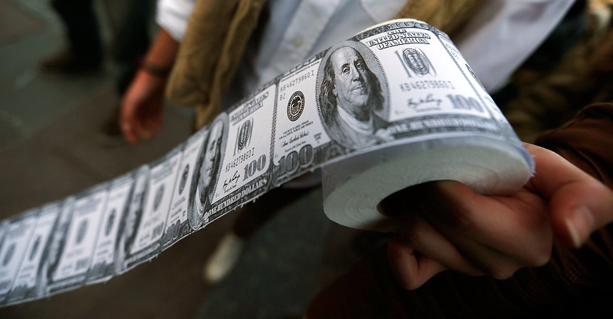 الاقتصاد العالمي تحت سطوة الدولار القوي