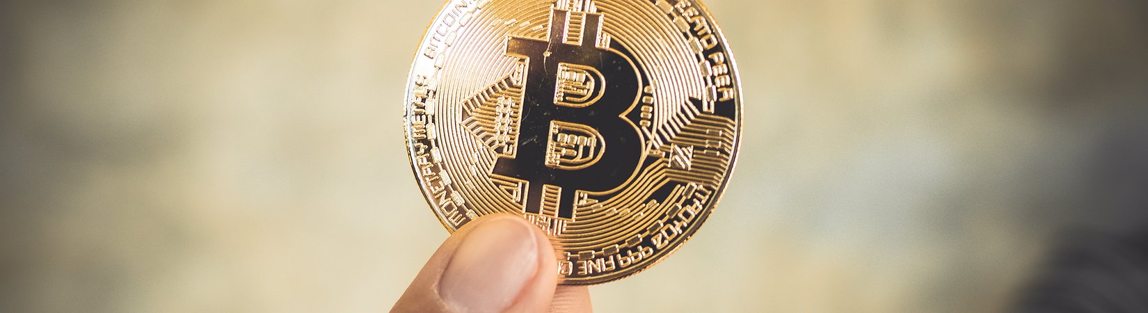 La dominanza del bitcoin scende a un minimo storico