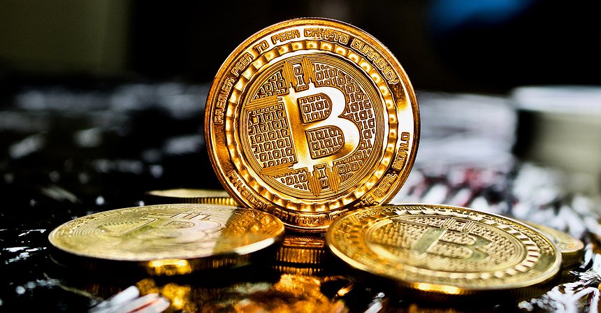 Le cripto ritracciano dopo una settimana di fuoco incrociato dalle banche centrali