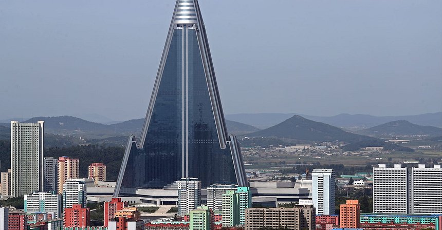 10 famosas y costosas construcciones que han sido abandonadas