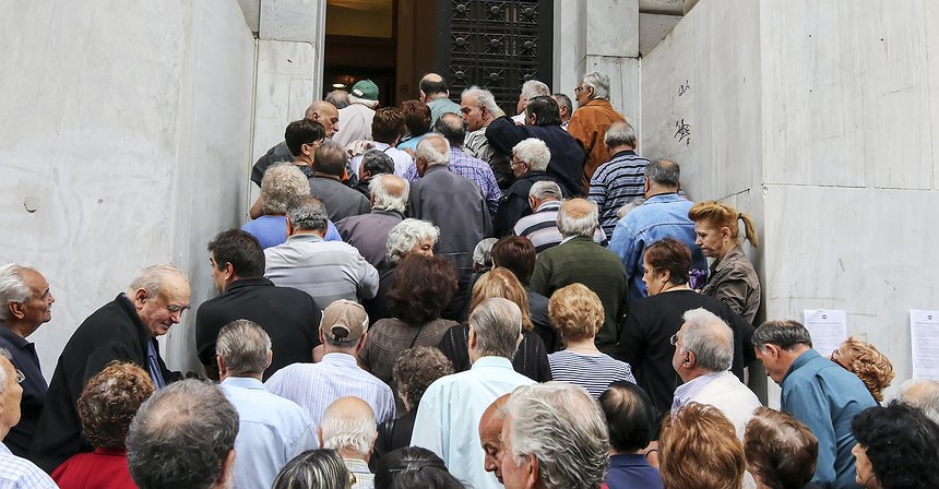 الأزمة في اليونان: دليل البقاء على قيد الحياة