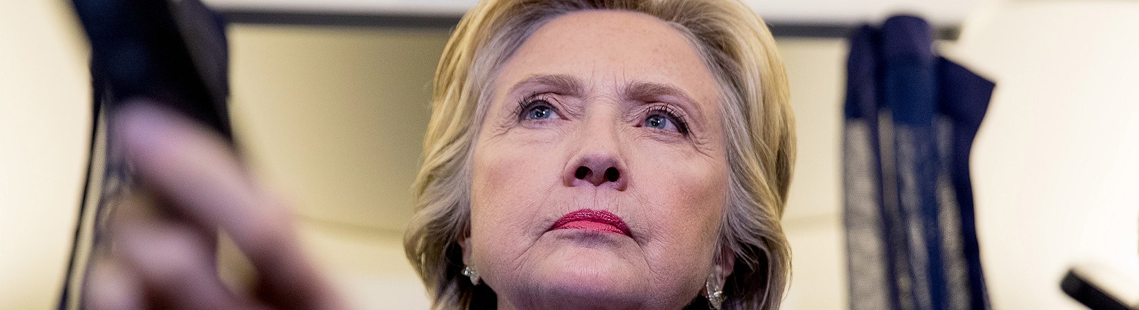 Clinton dice que Rusia quiere que Trump sea presidente 