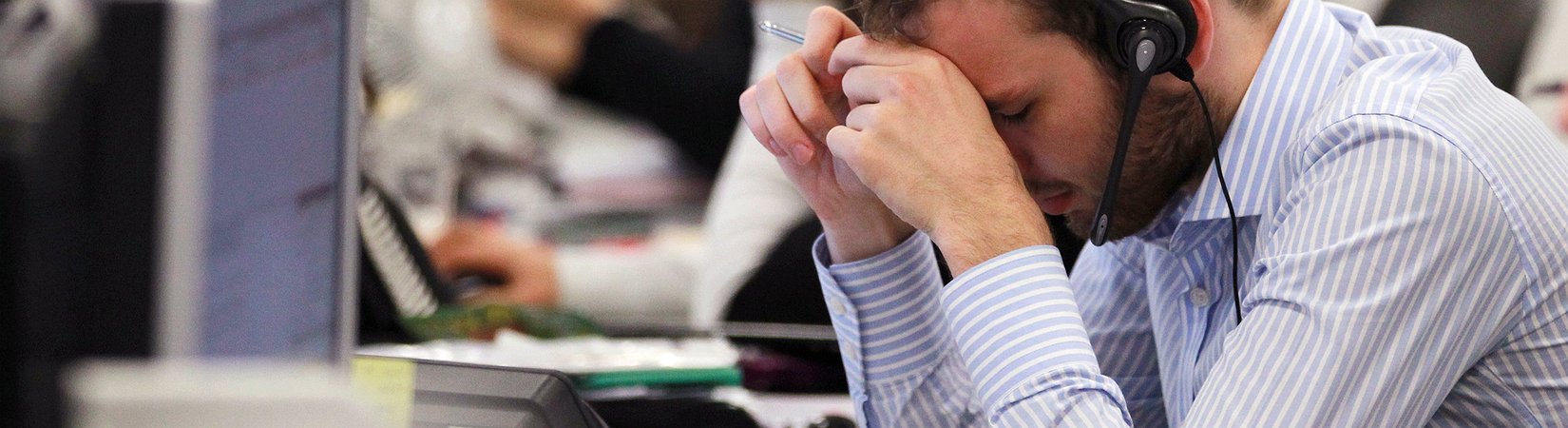 Borsa, Piazza Affari crolla ai minimi dal 2014